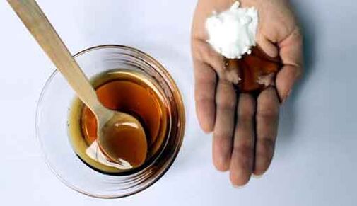 A mixture of soda powder with honey to increase member